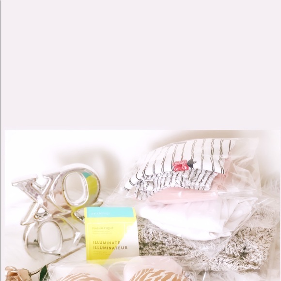 Victoria's Secret lined Lace Flower detail Wireless Dream Angels Bralette - Picture 9 of 9